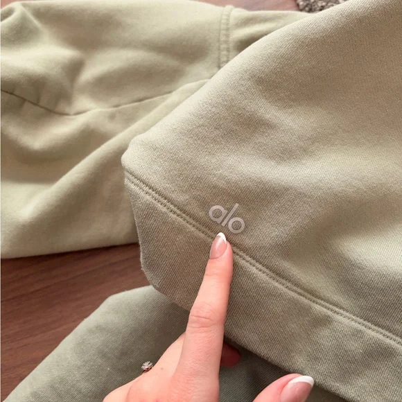 ALO green Bae Hoodie - Picture 3 of 3